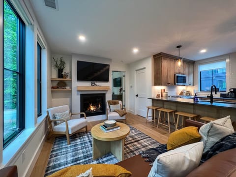 Black Diamond @ Cranmore Mt. | Brand new | Hot Tub