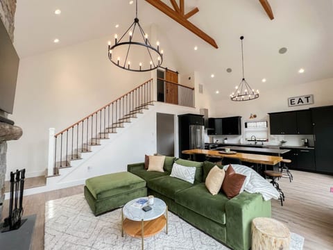 The Whitaker House | Luxe | Heart of the Valley