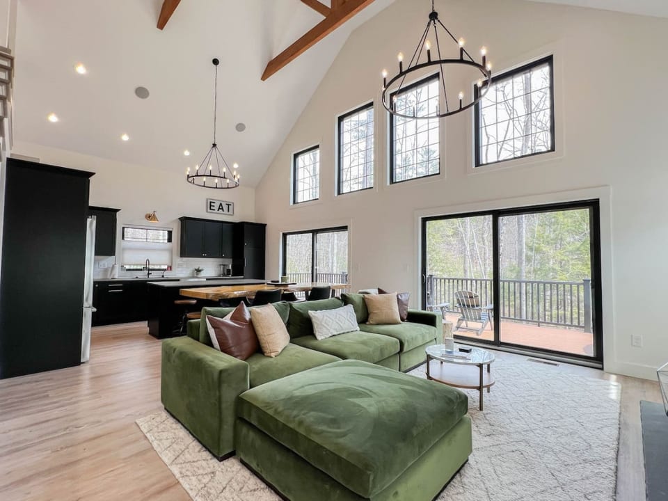 The Whitaker House | Luxe | Heart of the Valley - North Conway