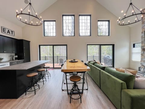 The Whitaker House | Luxe | Heart of the Valley