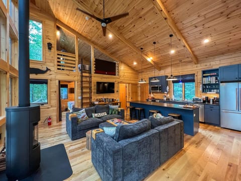 StoneWater | Brand New | Private Lakefront + Fire