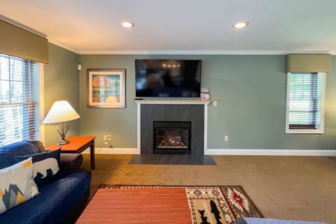 Gorgeous North Conway Home | 5 Min to Downtown