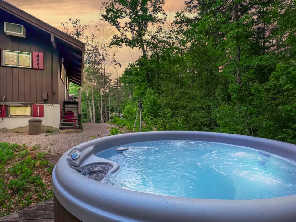 Family Chalet Near Story Land | Private Hot Tub! - Bartlett