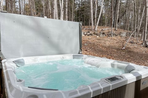 Expansive 3800 ft.² Home | Private Gym & Hot Tub!