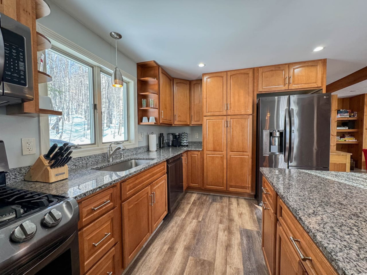 East Ledge Lodge | Views, Pool Table, Spacious