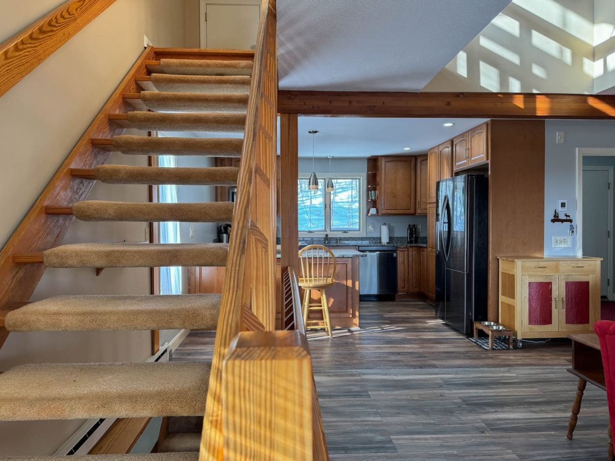 East Ledge Lodge | Views, Pool Table, Spacious