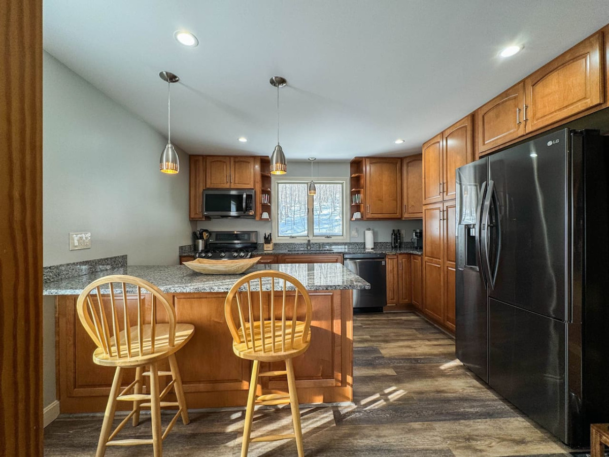 East Ledge Lodge | Views, Pool Table, Spacious