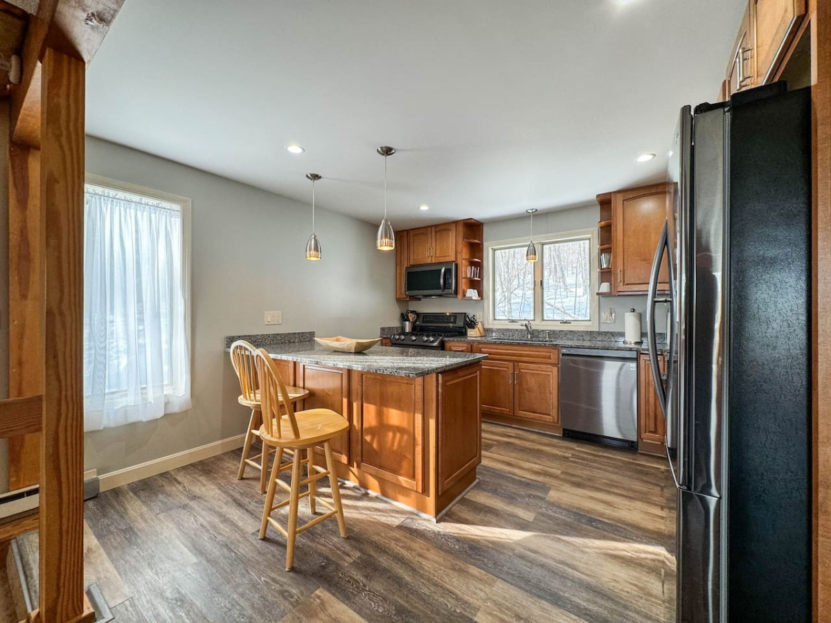 East Ledge Lodge | Views, Pool Table, Spacious
