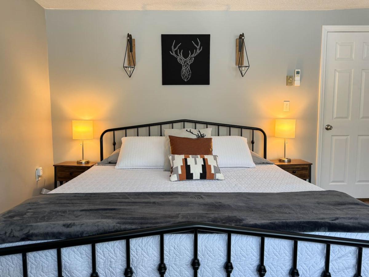 The Hawk Haven | Spacious, Game Room, Trail Access - North Conway The Hawk Haven | Spacious, Game Room, Trail Access - North Conway