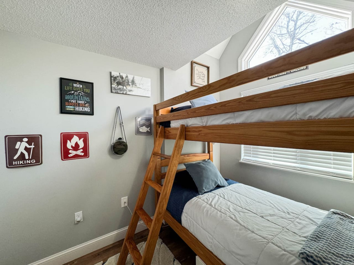 The Hawk Haven | Spacious, Game Room, Trail Access - North Conway The Hawk Haven | Spacious, Game Room, Trail Access - North Conway