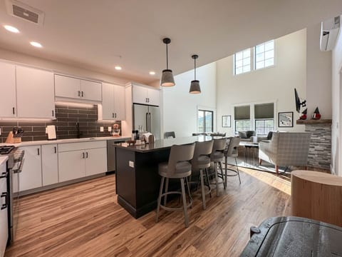 Cranmore | Brand New | 2-Story | Base of Mt | Pool