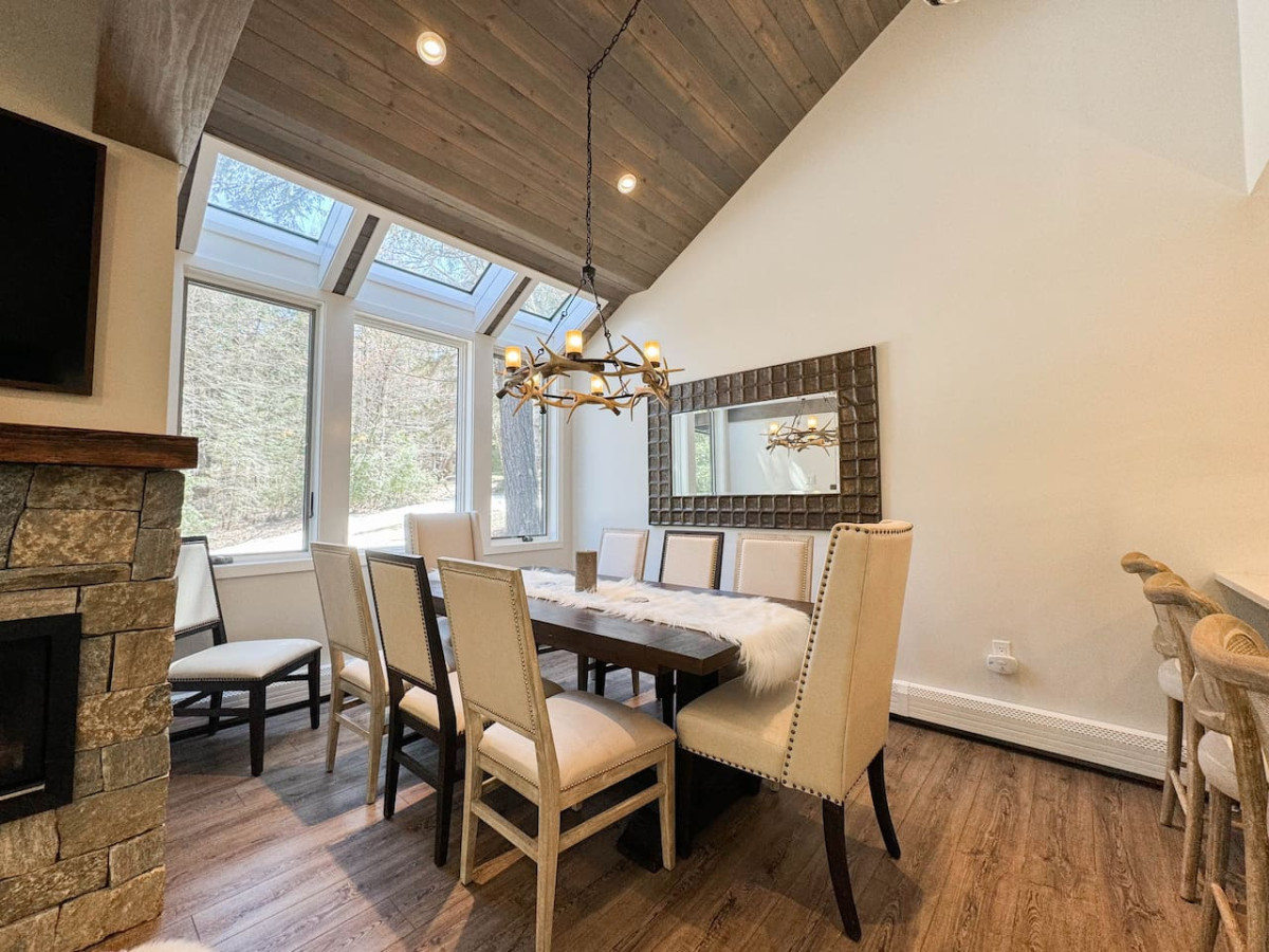 Attitash Heights | Ski in/out Getaway with Pool
