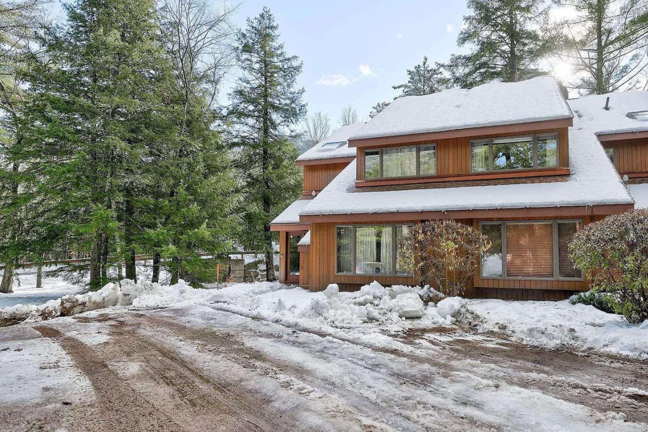 Attitash Heights | Ski in/out Getaway with Pool