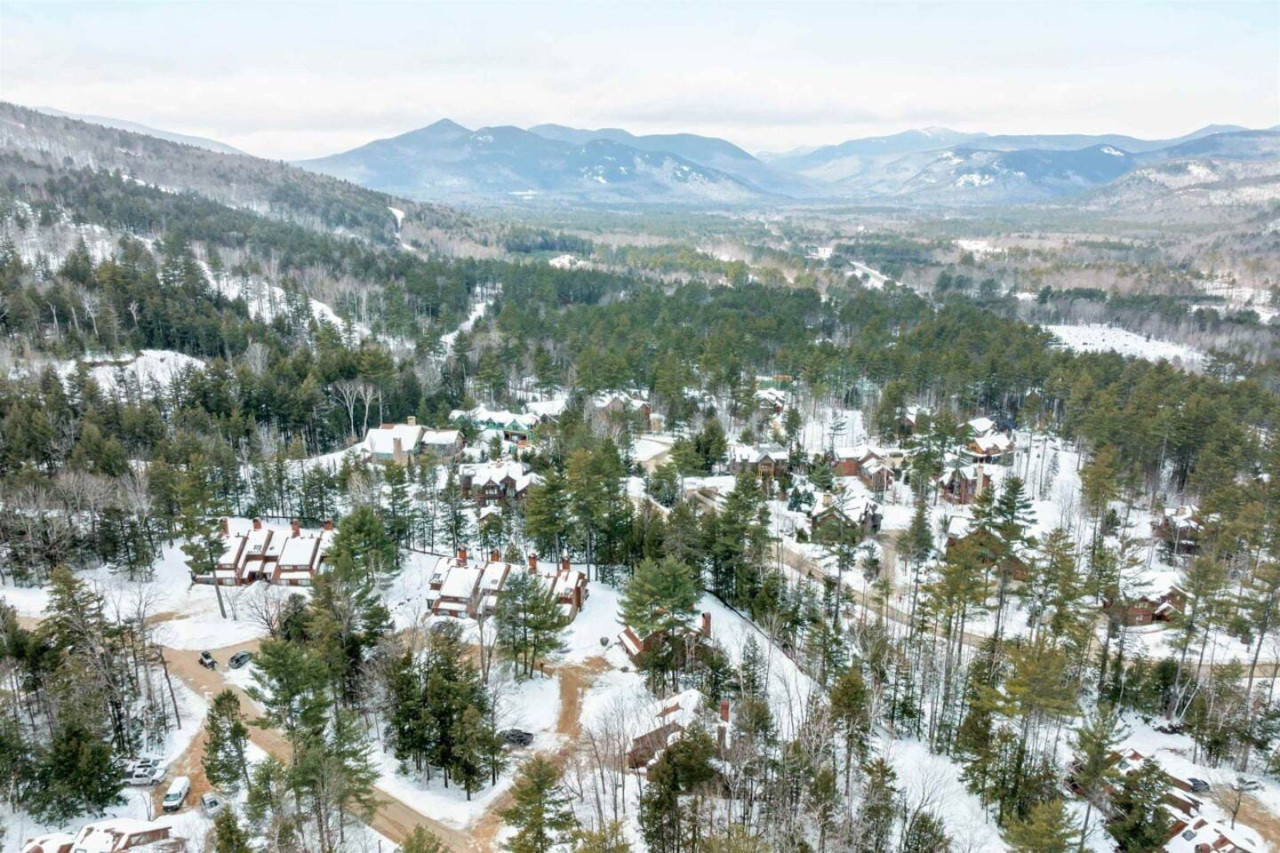 Attitash Heights | Ski in/out Getaway with Pool