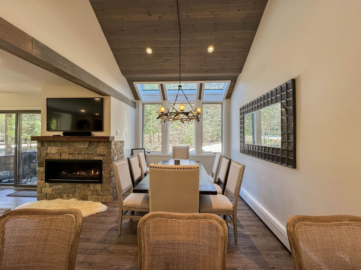 Attitash Heights | Ski in/out Getaway with Pool