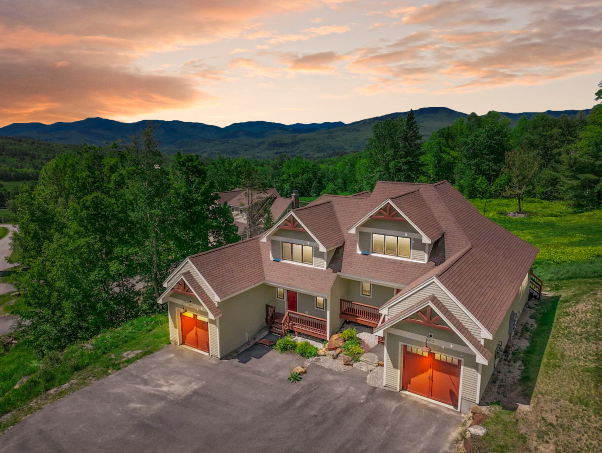 black-mountain-ski-inout-home-or-views-+-hot-tub!/