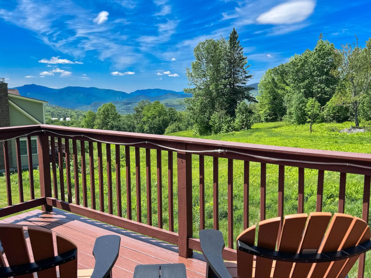 black-mountain-ski-inout-home-or-views-+-hot-tub!/