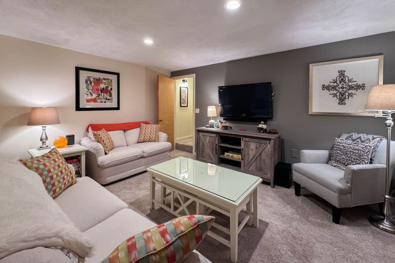 Granite View Retreat | Views, Storyland, modern - Bartlett Granite View Retreat | Views, Storyland, modern - Bartlett