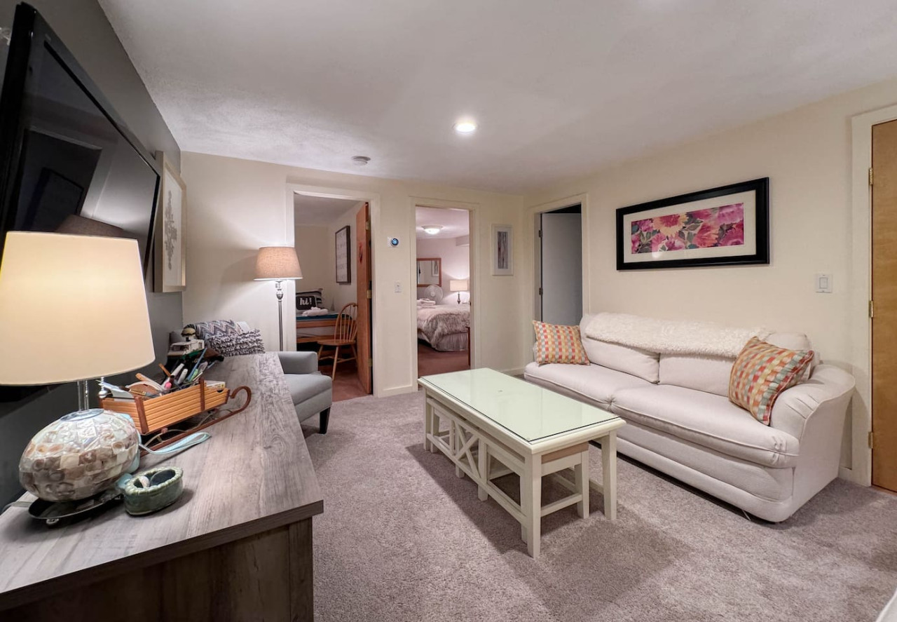 Granite View Retreat | Views, Storyland, modern - Bartlett Granite View Retreat | Views, Storyland, modern - Bartlett