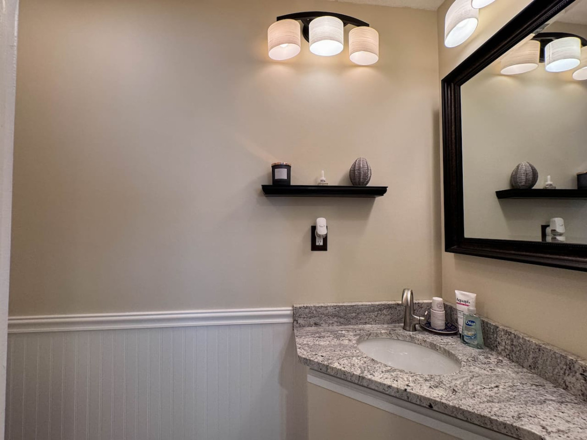 Granite View Retreat | Views, Storyland, modern - Bartlett Granite View Retreat | Views, Storyland, modern - Bartlett