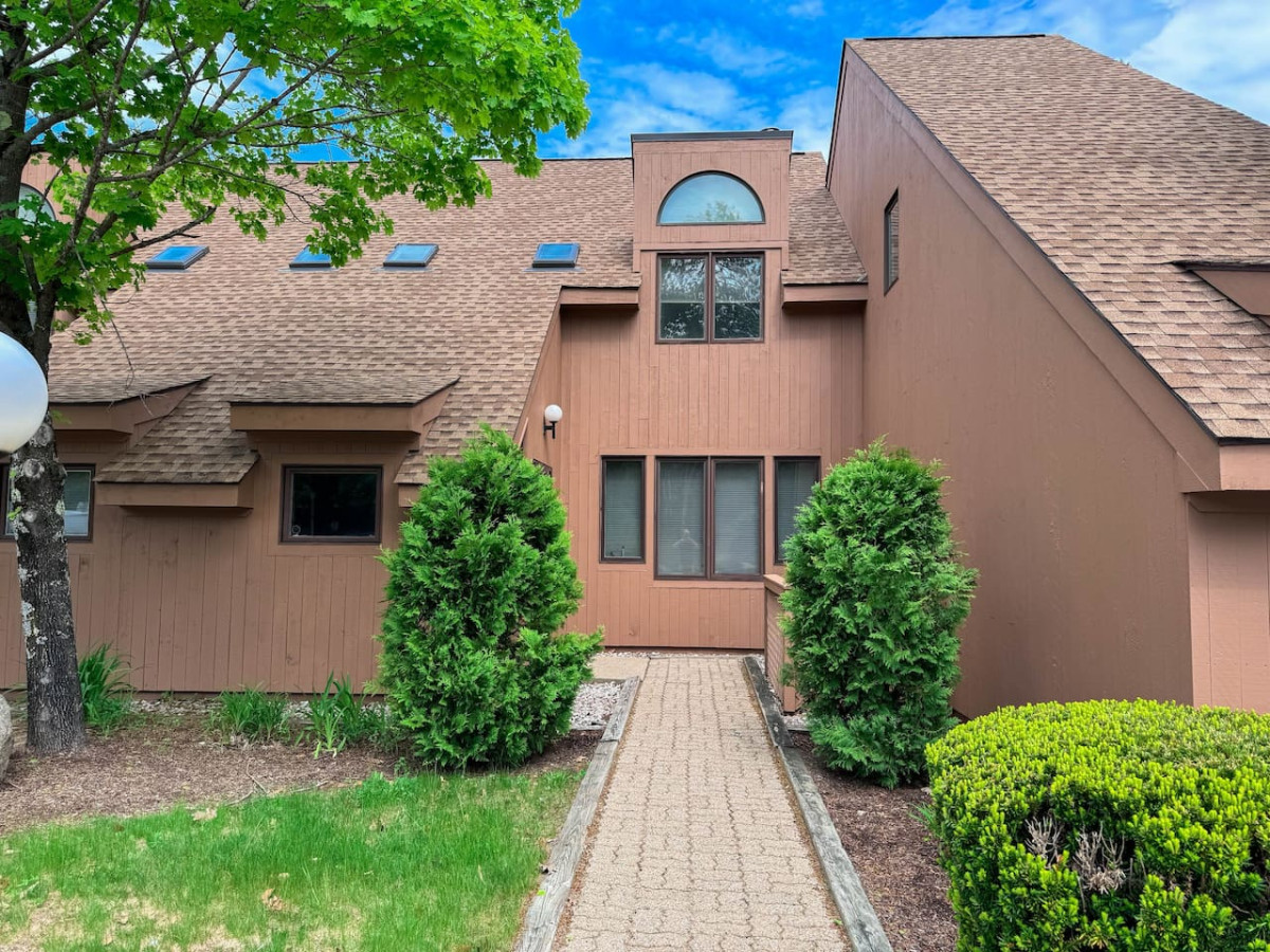 Granite View Retreat | Views, Storyland, modern - Bartlett Granite View Retreat | Views, Storyland, modern - Bartlett