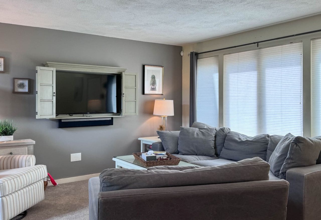 Granite View Retreat | Views, Storyland, modern - Bartlett Granite View Retreat | Views, Storyland, modern - Bartlett