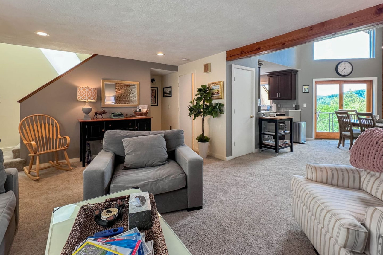 Granite View Retreat | Views, Storyland, modern - Bartlett Granite View Retreat | Views, Storyland, modern - Bartlett