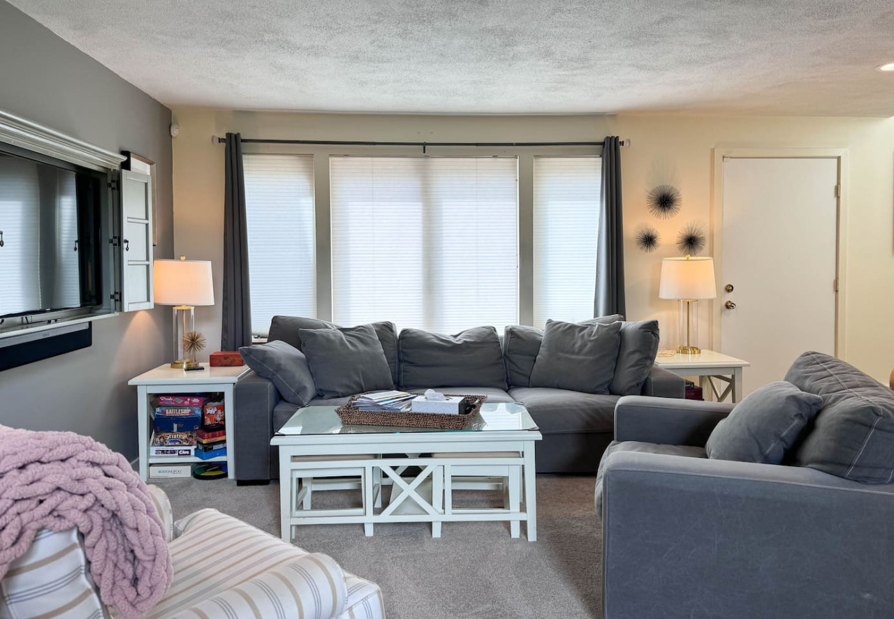 Granite View Retreat | Views, Storyland, modern - Bartlett Granite View Retreat | Views, Storyland, modern - Bartlett