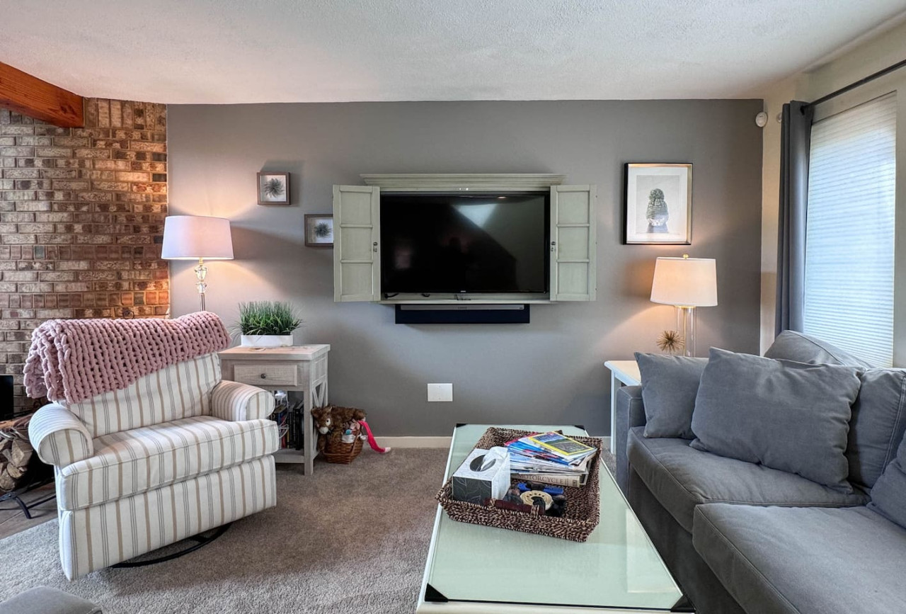 Granite View Retreat | Views, Storyland, modern - Bartlett Granite View Retreat | Views, Storyland, modern - Bartlett