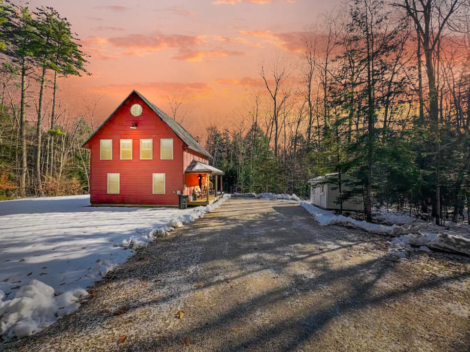 Redwood Retreat | Lake Access | Mountain Getaway - Madison