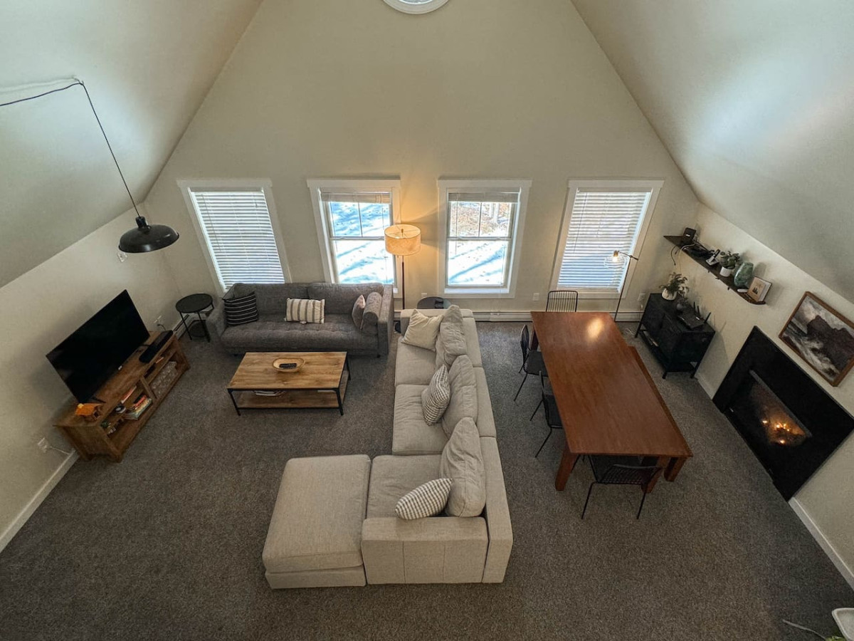 Redwood Retreat | Lake Access | Mountain Getaway