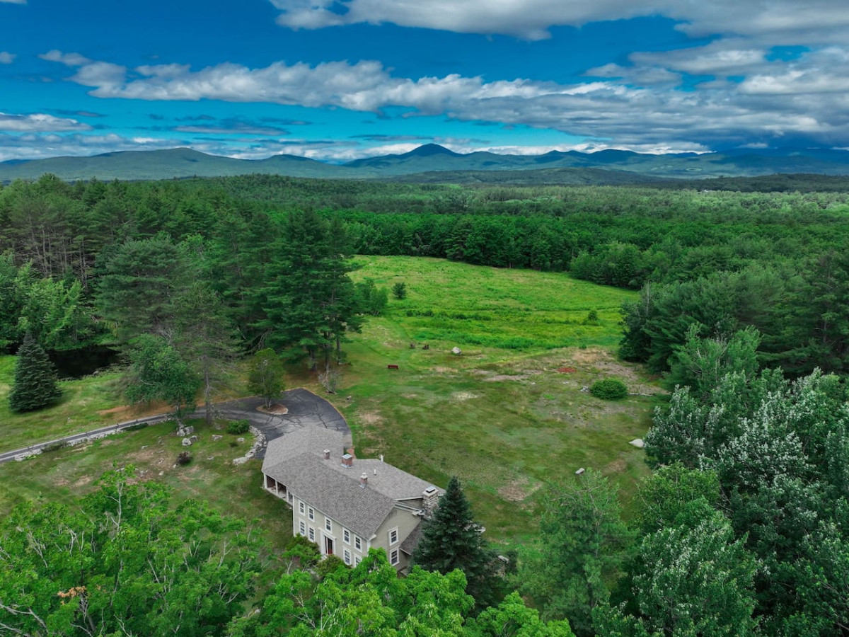 October Farm | 1810 Farmhouse set on 30+ Acres - Fryeburg October Farm | 1810 Farmhouse set on 30+ Acres - Fryeburg