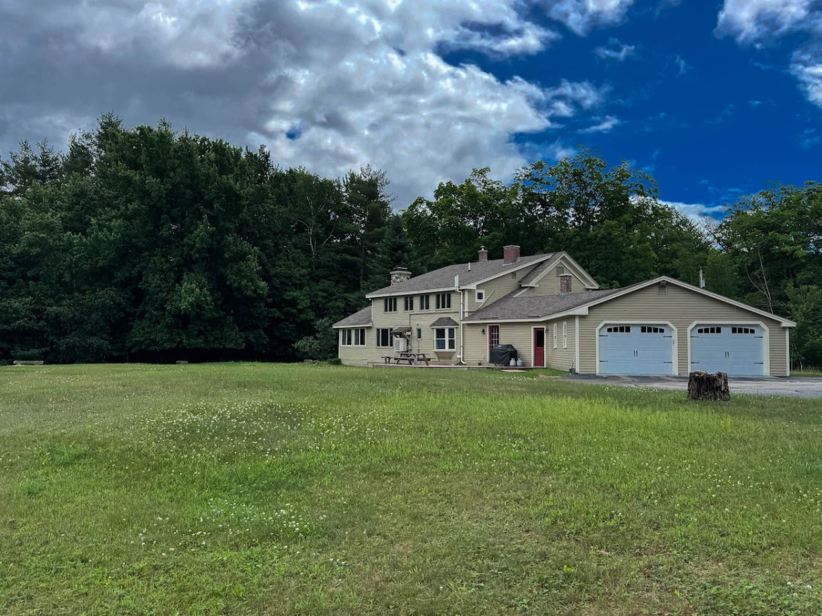 October Farm | 1810 Farmhouse set on 30+ Acres - Fryeburg October Farm | 1810 Farmhouse set on 30+ Acres - Fryeburg