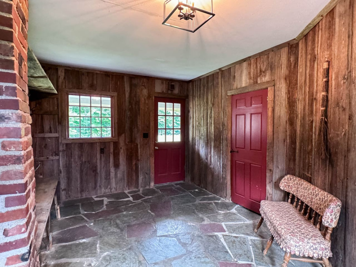October Farm | 1810 Farmhouse set on 30+ Acres - Fryeburg October Farm | 1810 Farmhouse set on 30+ Acres - Fryeburg