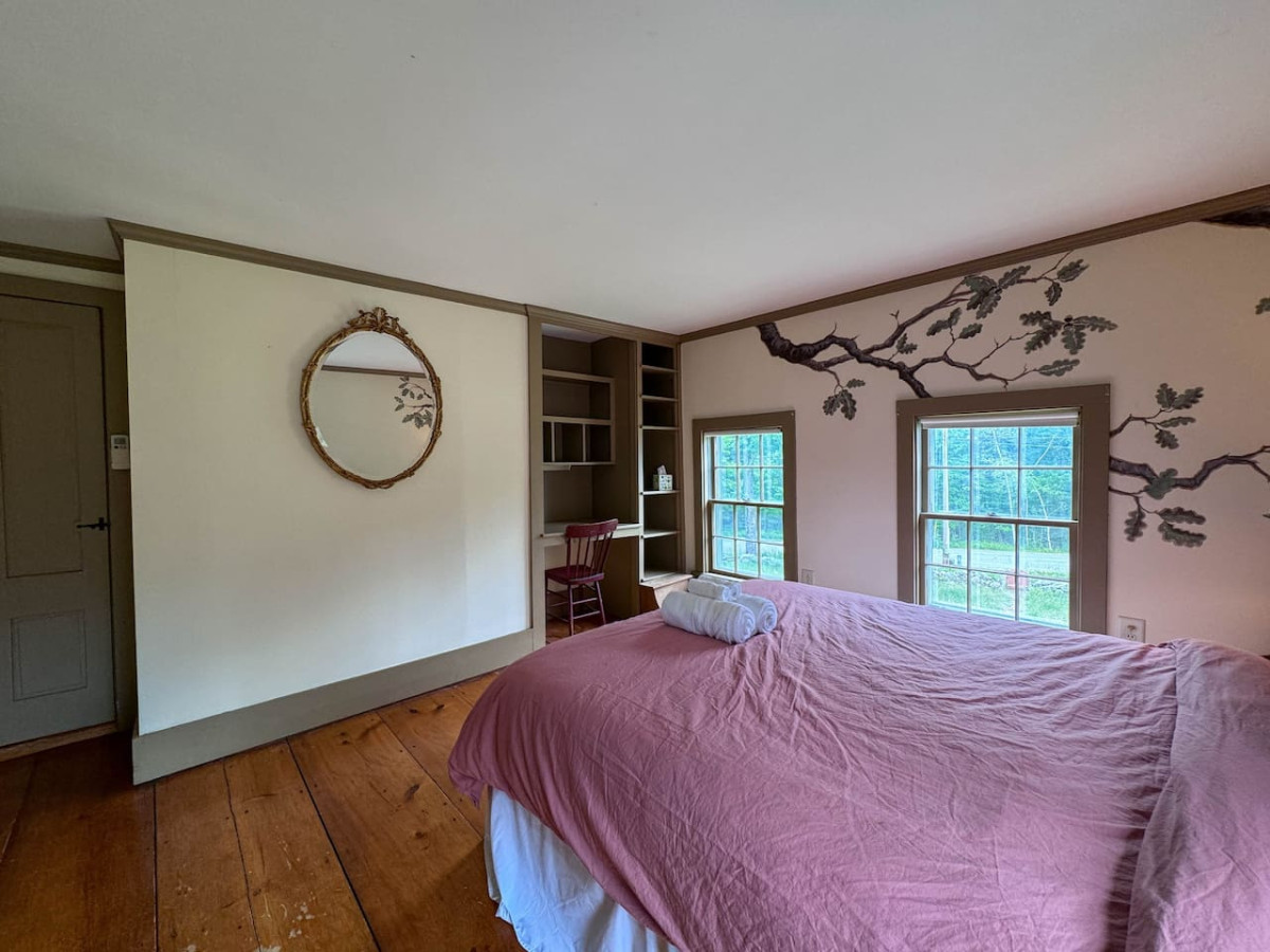 October Farm | 1810 Farmhouse set on 30+ Acres - Fryeburg October Farm | 1810 Farmhouse set on 30+ Acres - Fryeburg