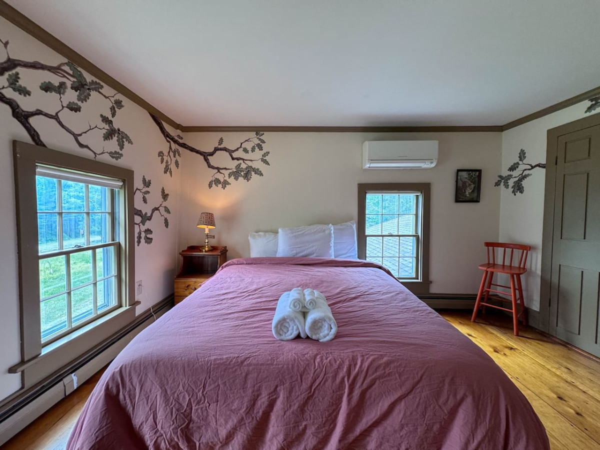 October Farm | 1810 Farmhouse set on 30+ Acres - Fryeburg October Farm | 1810 Farmhouse set on 30+ Acres - Fryeburg
