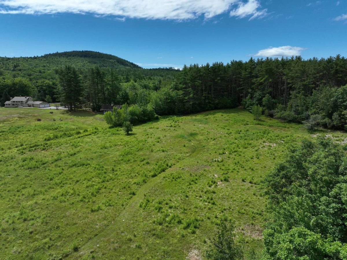 October Farm | 1810 Farmhouse set on 30+ Acres - Fryeburg October Farm | 1810 Farmhouse set on 30+ Acres - Fryeburg