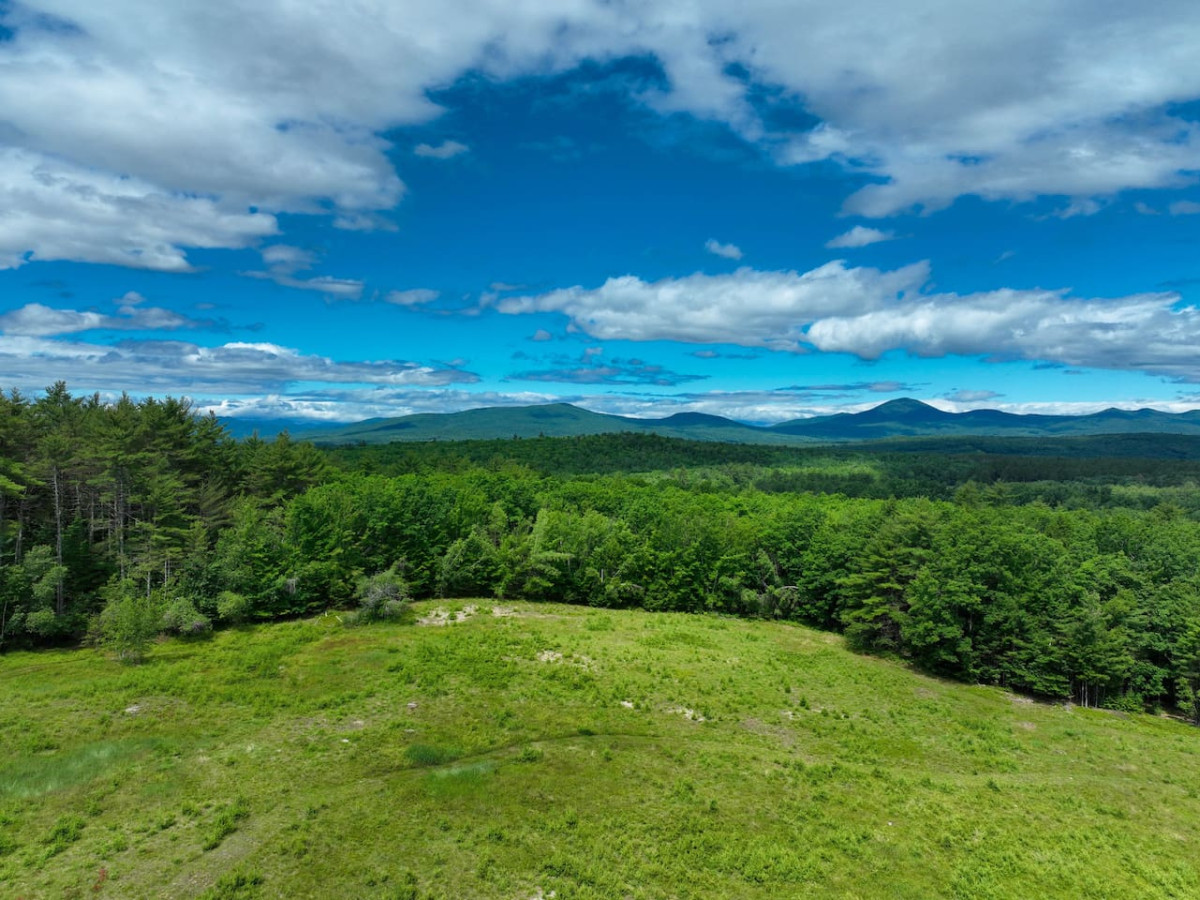October Farm | 1810 Farmhouse set on 30+ Acres - Fryeburg October Farm | 1810 Farmhouse set on 30+ Acres - Fryeburg