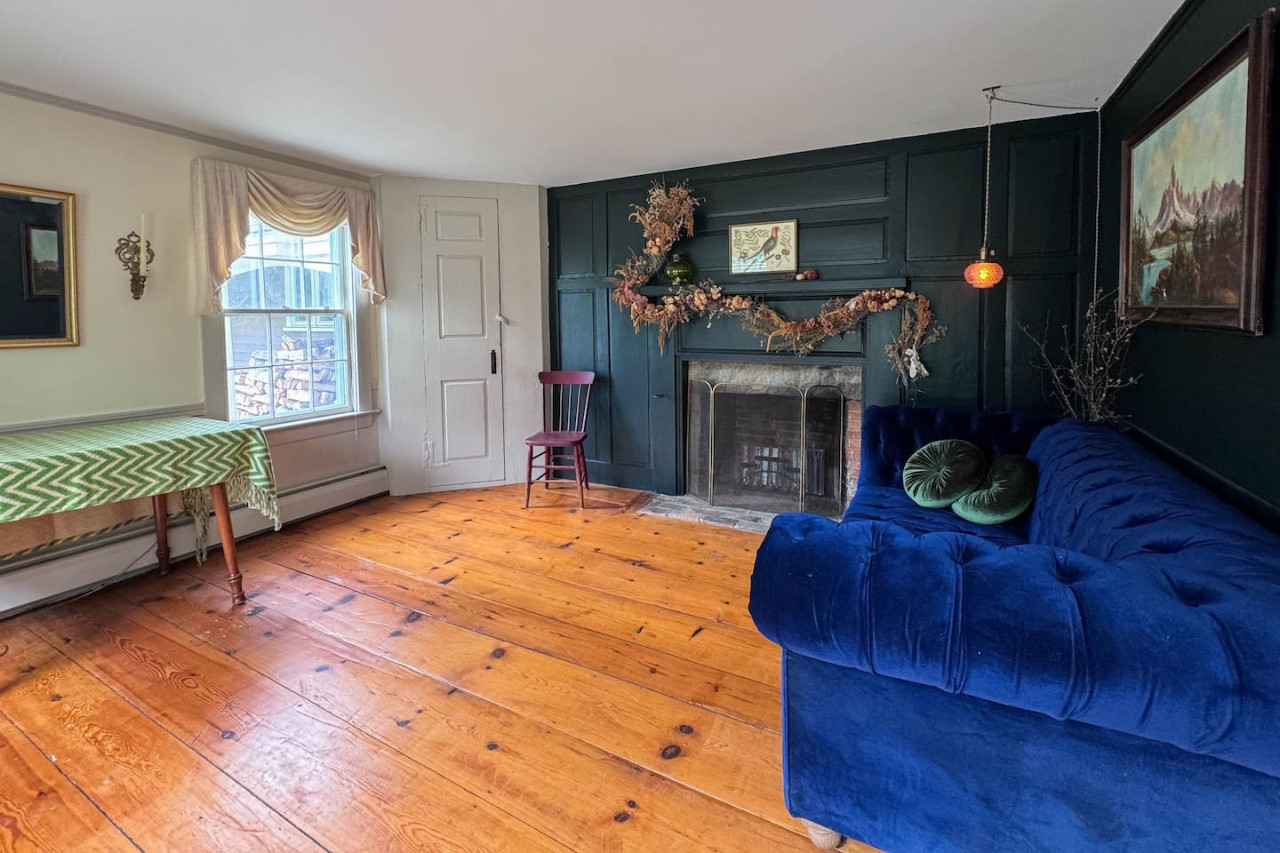 October Farm | 1810 Farmhouse set on 30+ Acres - Fryeburg October Farm | 1810 Farmhouse set on 30+ Acres - Fryeburg