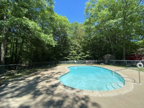 Woodland Hideaway | Pool, Spacious, Walk to River