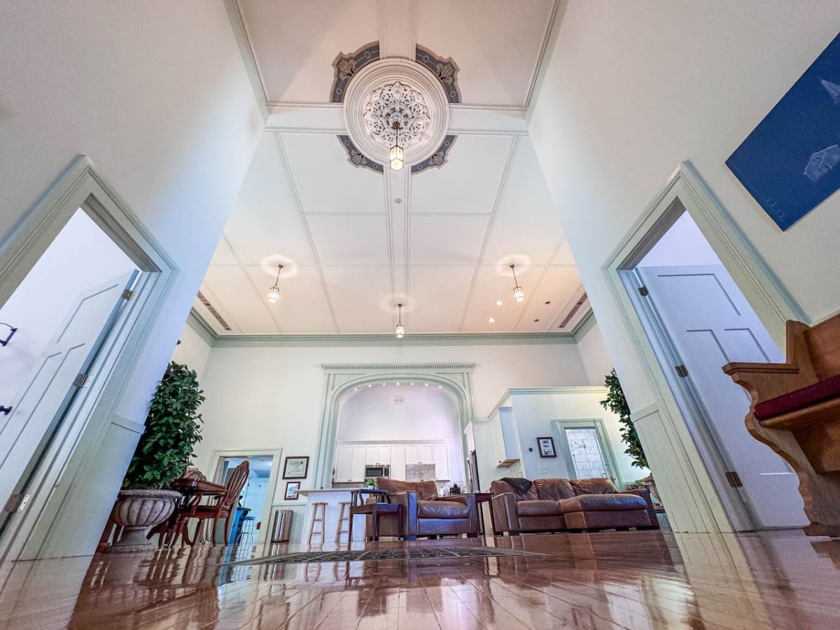 The Conway Meeting House + Church | 10 BDRM + Pond