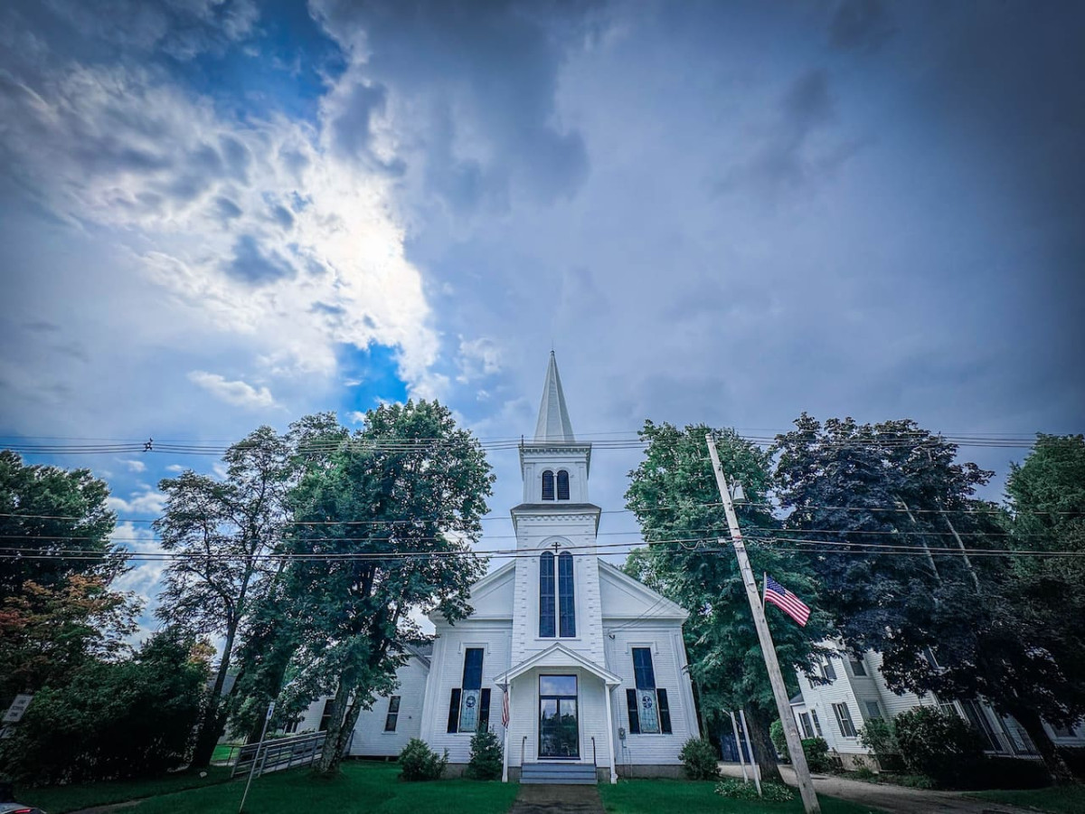 The Conway Meeting House + Church | 10 BDRM + Pond
