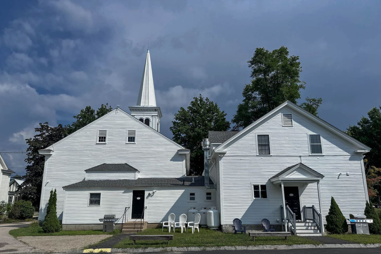 The Conway Meeting House + Church | 10 BDRM + Pond