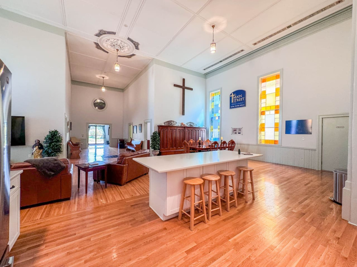 The Conway Meeting House + Church | 10 BDRM + Pond