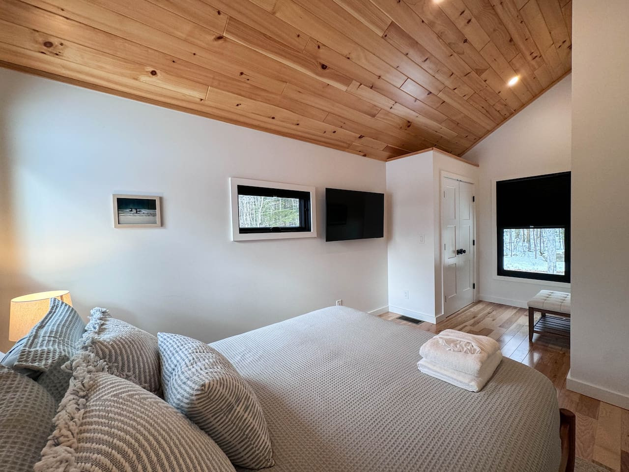 DREAMLAND | Luxe Waterfront Villa, Hot tub + Sauna - Fryeburg DREAMLAND | Luxe Waterfront Villa, Hot tub + Sauna - Fryeburg