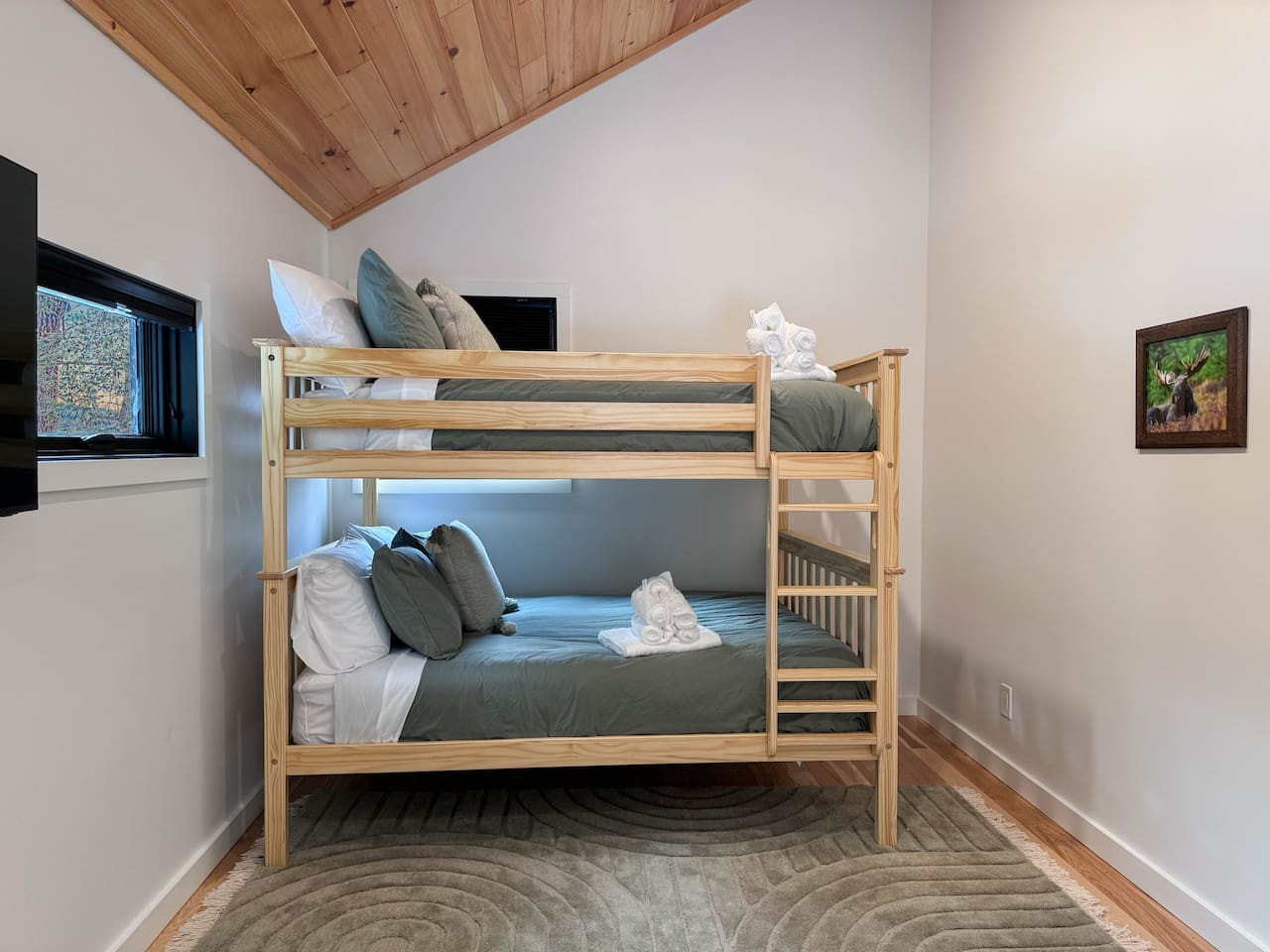 DREAMLAND | Luxe Waterfront Villa, Hot tub + Sauna - Fryeburg DREAMLAND | Luxe Waterfront Villa, Hot tub + Sauna - Fryeburg