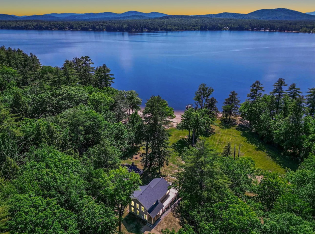 DREAMLAND | Luxe Waterfront Villa, Hot tub + Sauna - Fryeburg DREAMLAND | Luxe Waterfront Villa, Hot tub + Sauna - Fryeburg