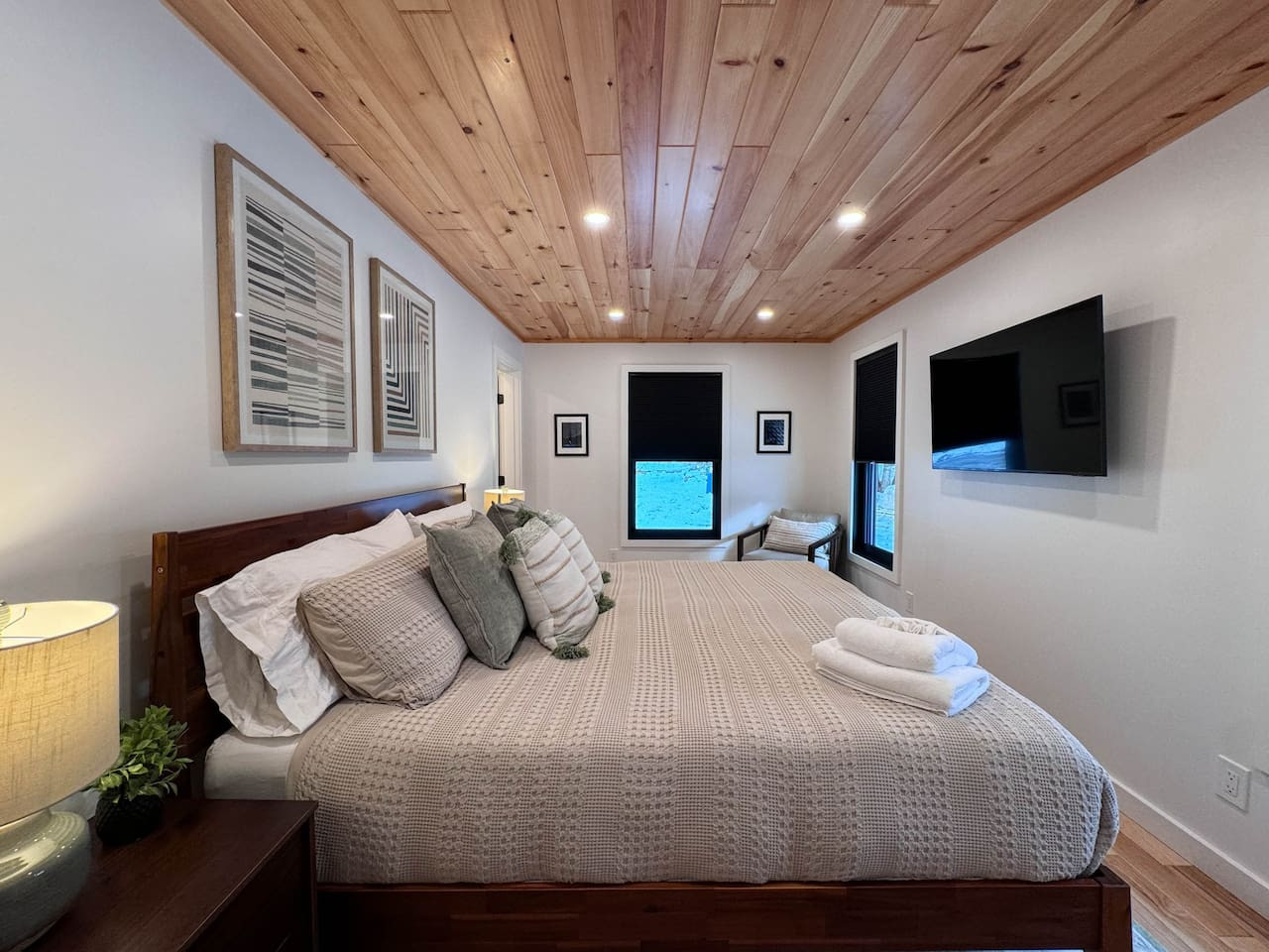 DREAMLAND | Luxe Waterfront Villa, Hot tub + Sauna - Fryeburg DREAMLAND | Luxe Waterfront Villa, Hot tub + Sauna - Fryeburg