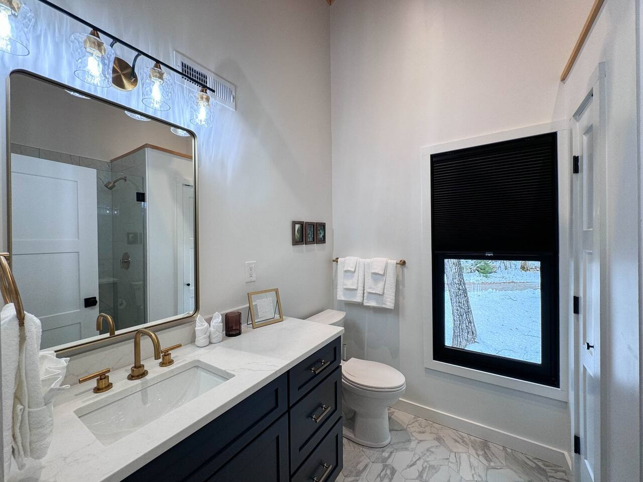 DREAMLAND | Luxe Waterfront Villa, Hot tub + Sauna - Fryeburg DREAMLAND | Luxe Waterfront Villa, Hot tub + Sauna - Fryeburg