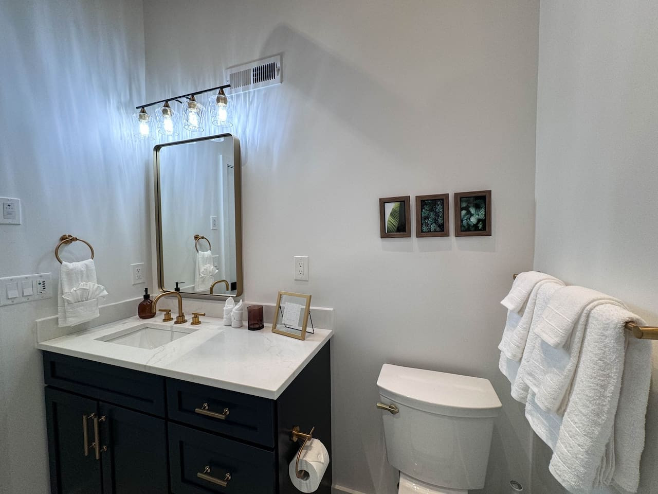 DREAMLAND | Luxe Waterfront Villa, Hot tub + Sauna - Fryeburg DREAMLAND | Luxe Waterfront Villa, Hot tub + Sauna - Fryeburg